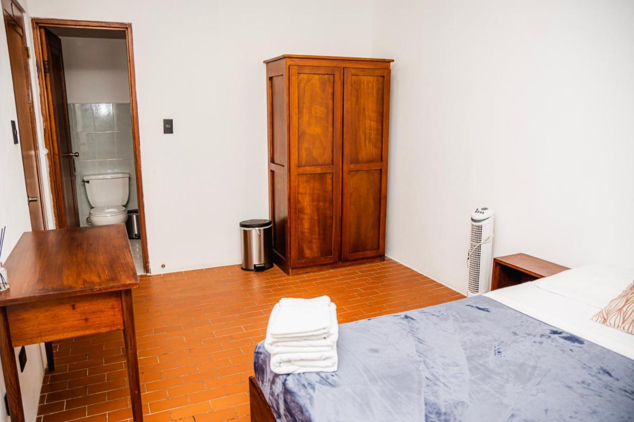 Luz De Luna Hotel Barrio Escalante San José Buitenkant foto
